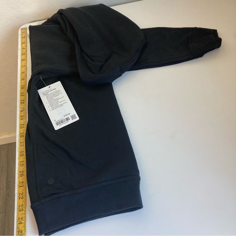 Lululemon All Yours Hoodie
French Terry Black Black Size 6 NWT - Picture 7 of 8